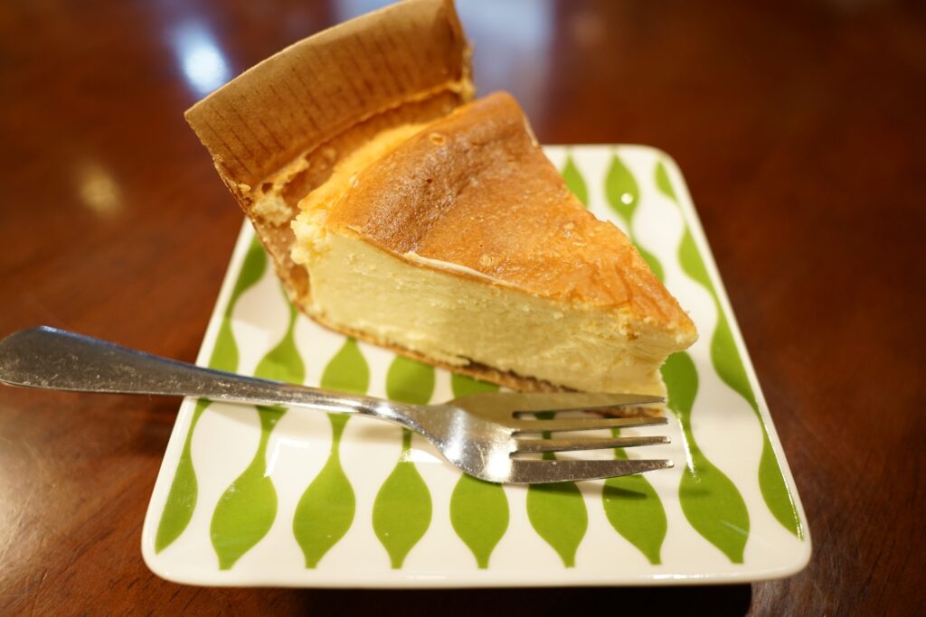 濃厚チーズケーキ（390円）