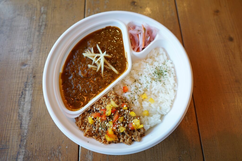 3種の鶏のチキンカレー