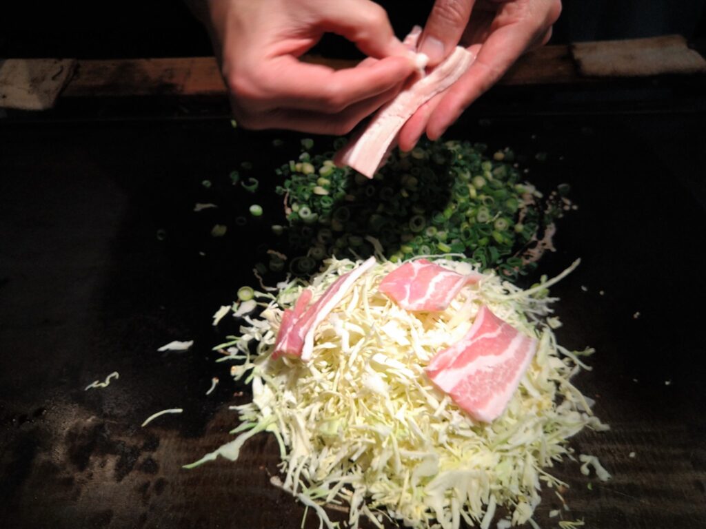 お好み焼き調理中1