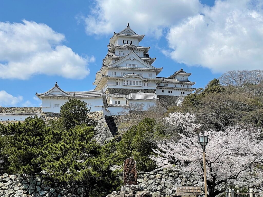美術館前