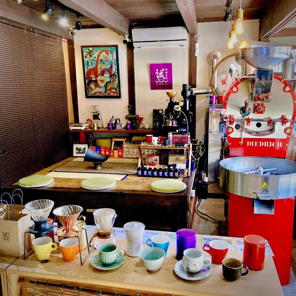 店内　自家焙煎コーヒーの空間