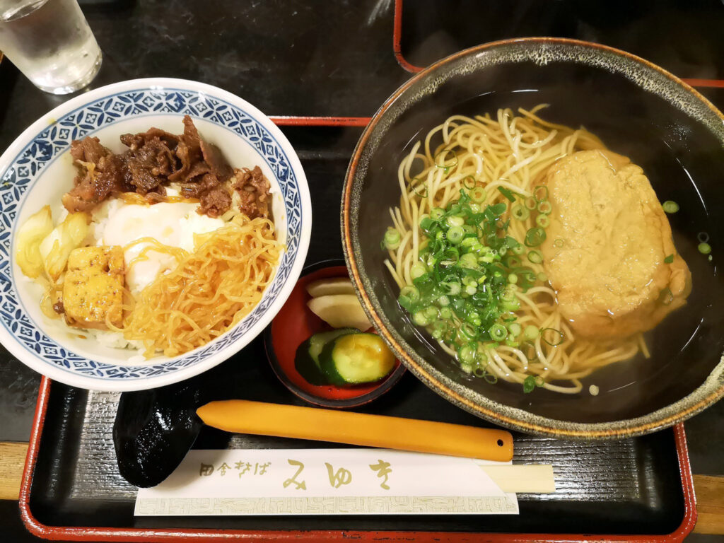 「たぬきそば＋すき焼き丼セット」950円