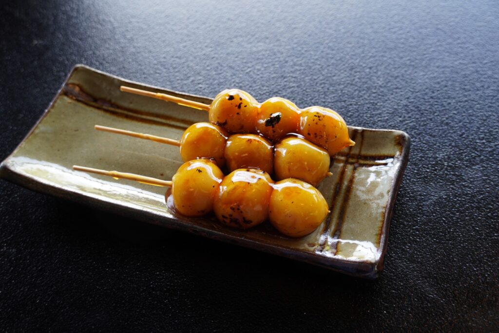 こんだ薬師温泉　『みたらし団子』（3本／300円）