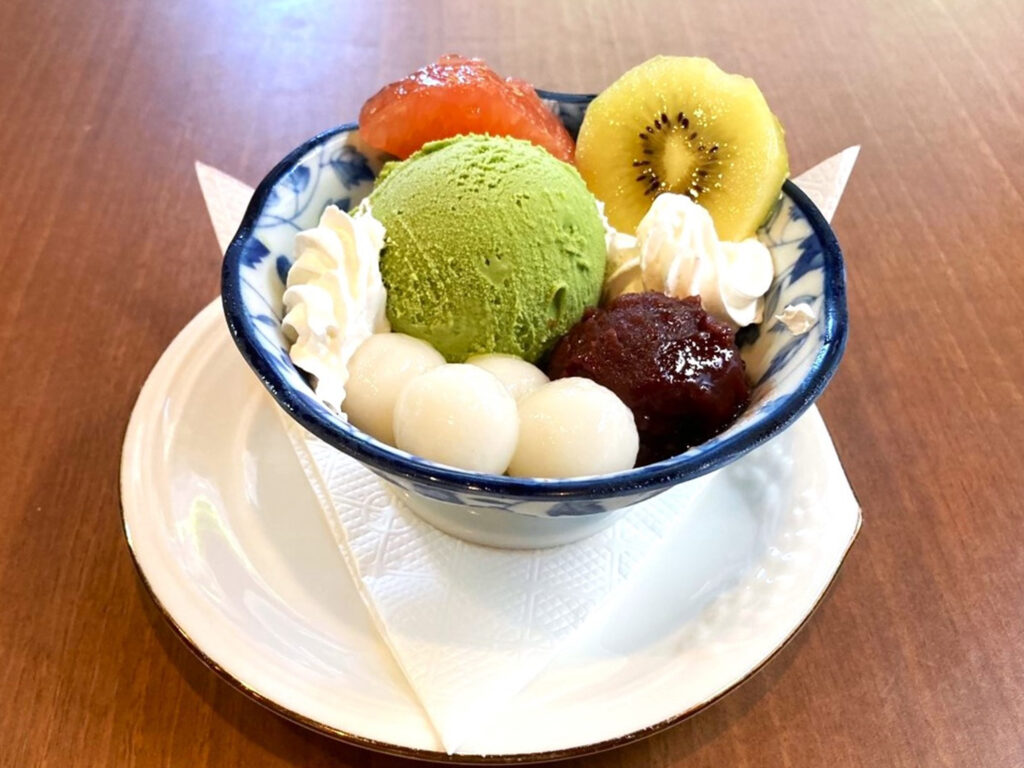 尼崎 隠れ家 カフェ「ぎょもん」
『おぐら抹茶アイス』　　650円
