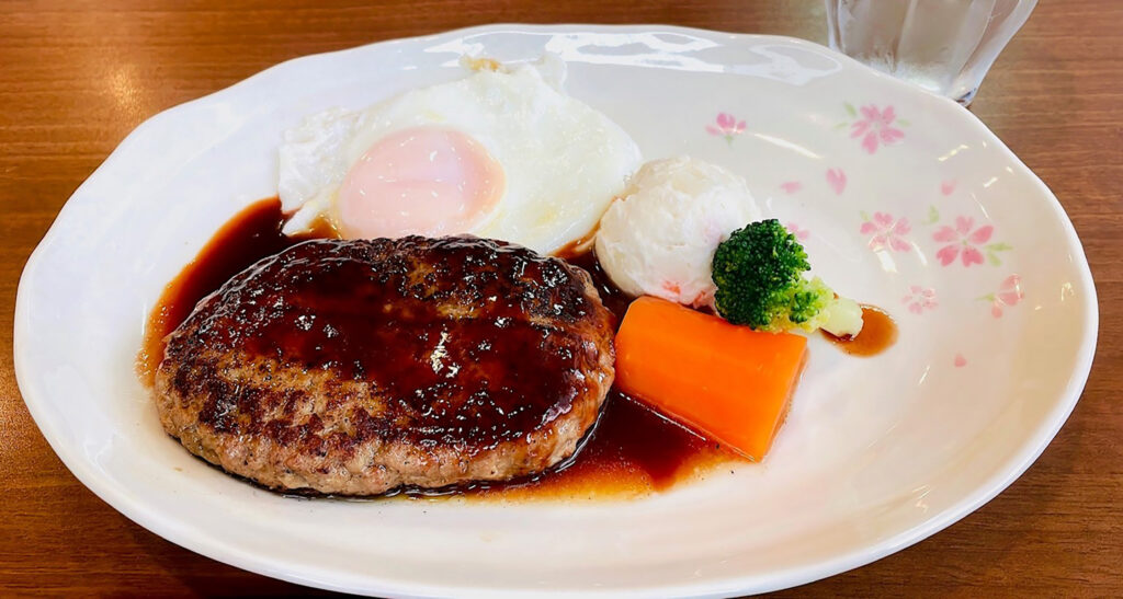 尼崎 隠れ家 カフェ「ぎょもん」
『ハンバーグ定食』