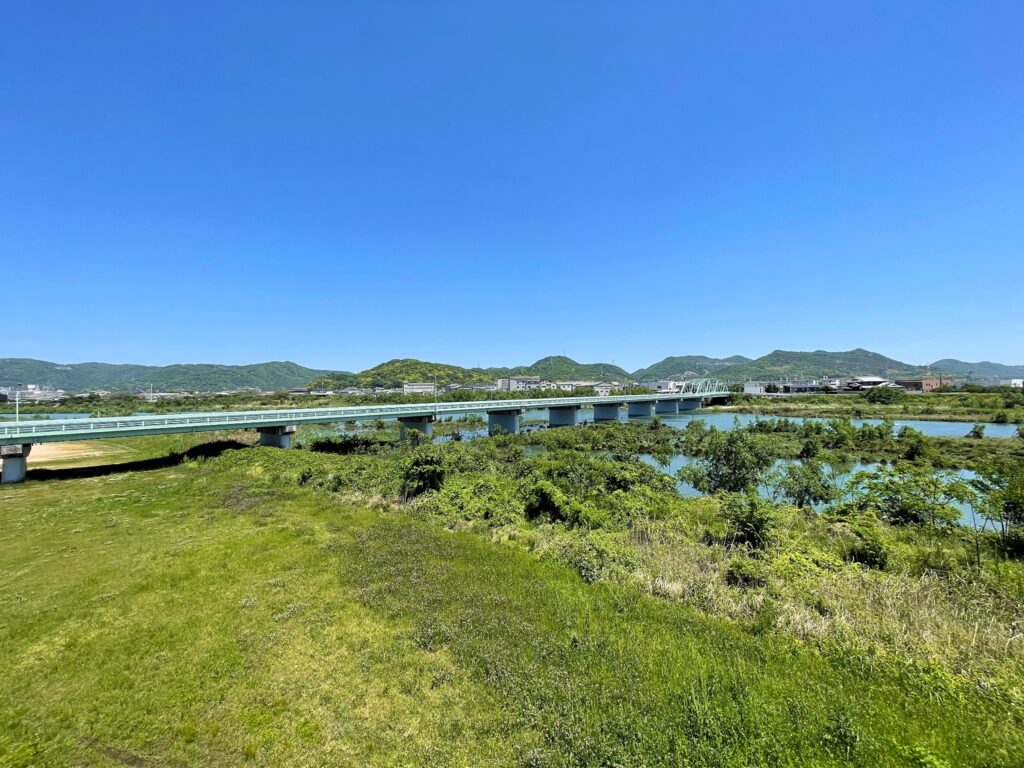 姫路の市川、小川橋の向こうは皮革業者がたくさんある