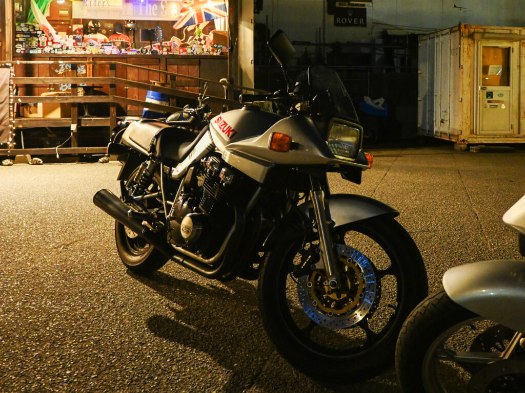この日は偶然、カタナが二台鉢合わせしました
