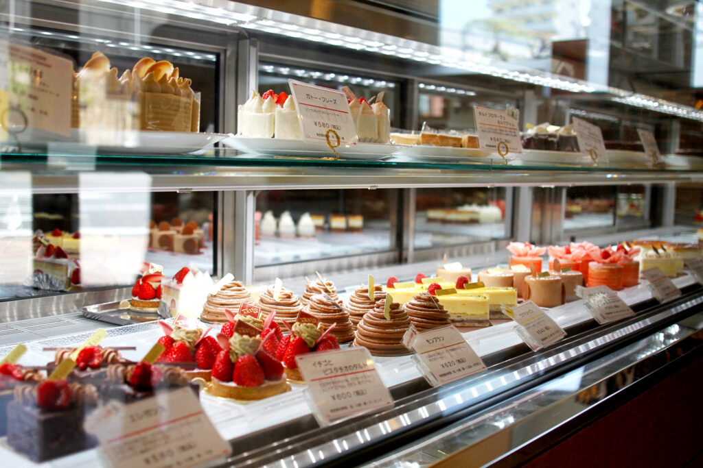 ケーキやプリン、シュークリームなど