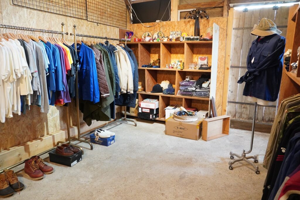 アパレルブランドの商品も展開