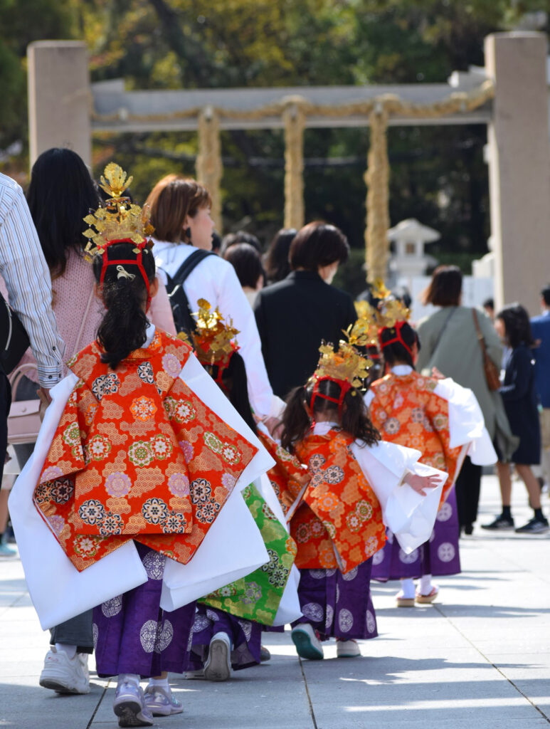 コバノミツバツツジが華を添える「つつじ祭」