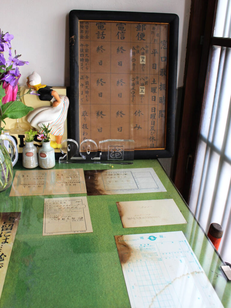 懐かしい書類なども当時のまま残している