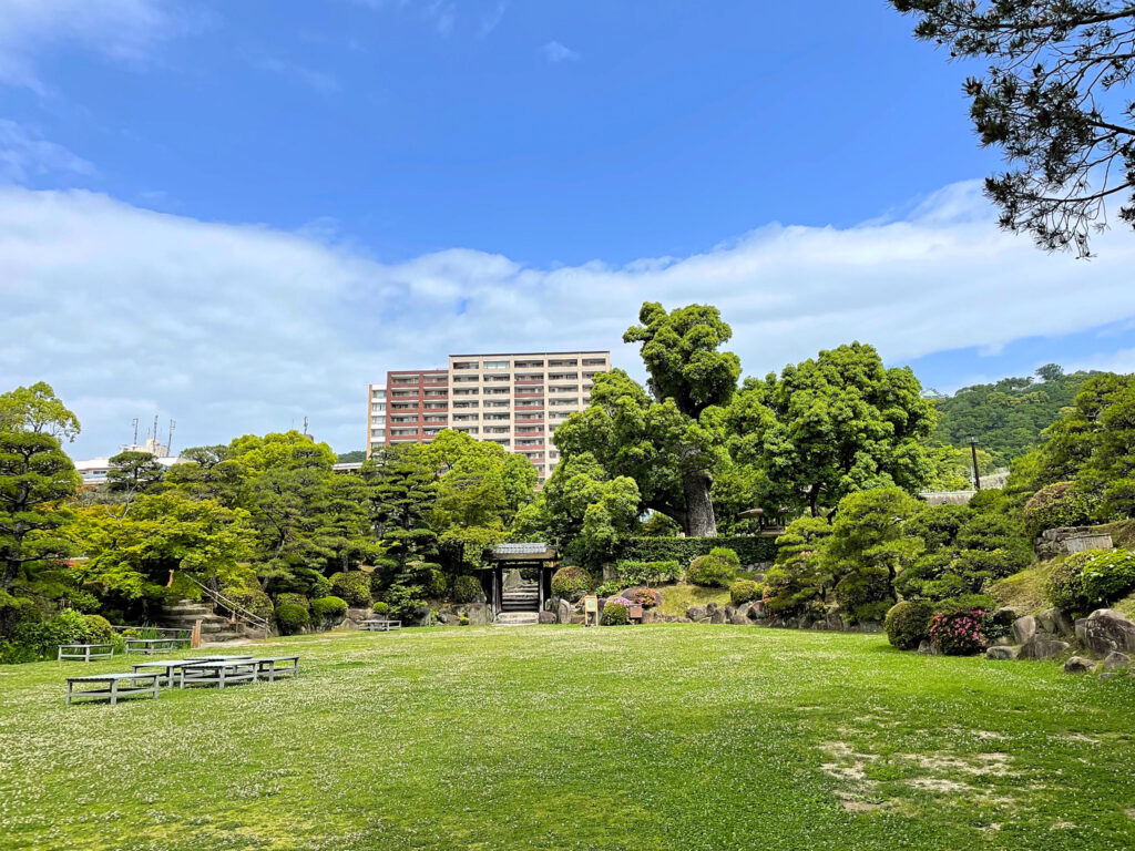 芝生広場