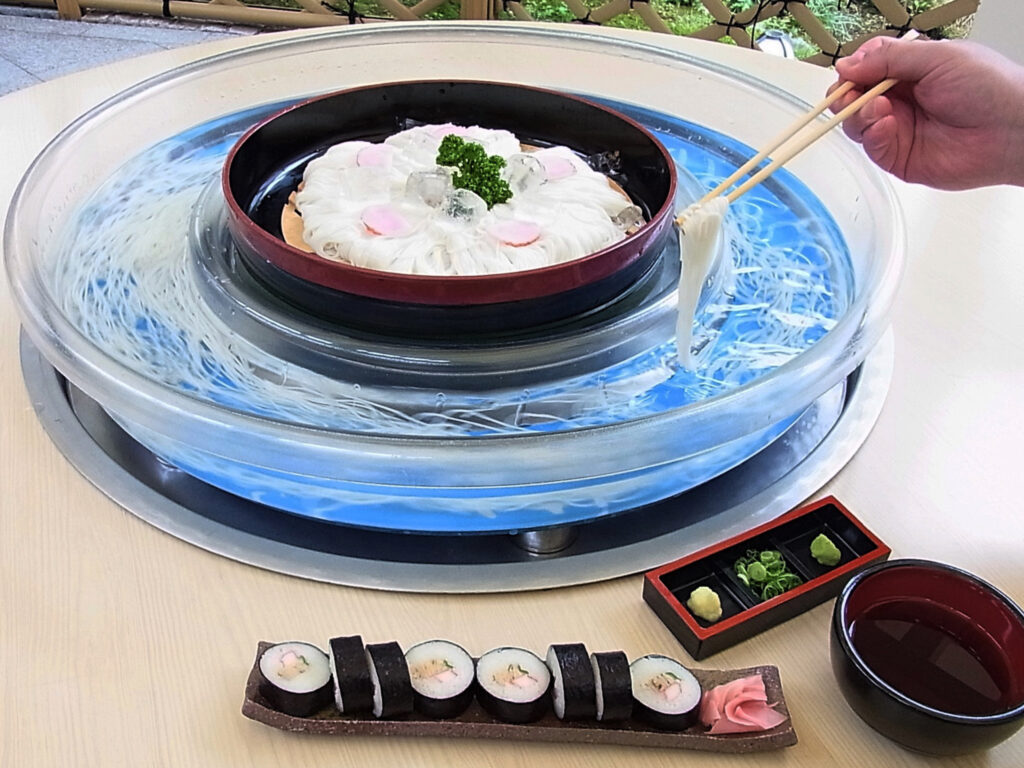 そうめん巻きずしは別売りです　写真提供：揖保乃糸資料館 そうめんの里