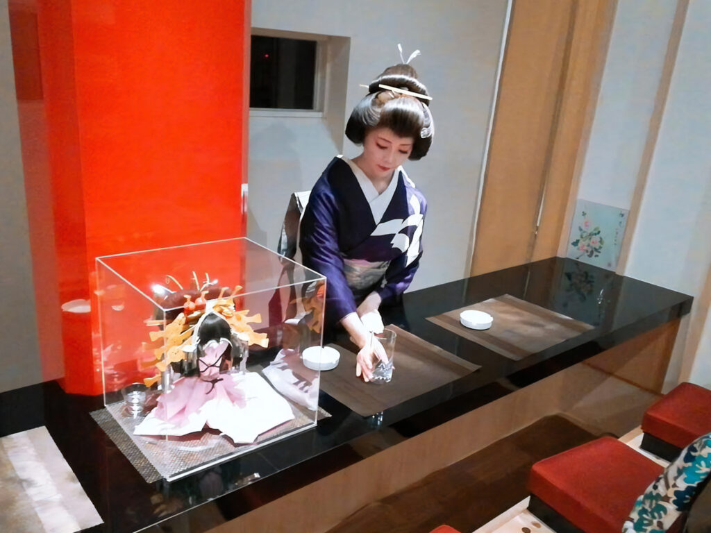 写真提供：『芸妓カフェ一糸』