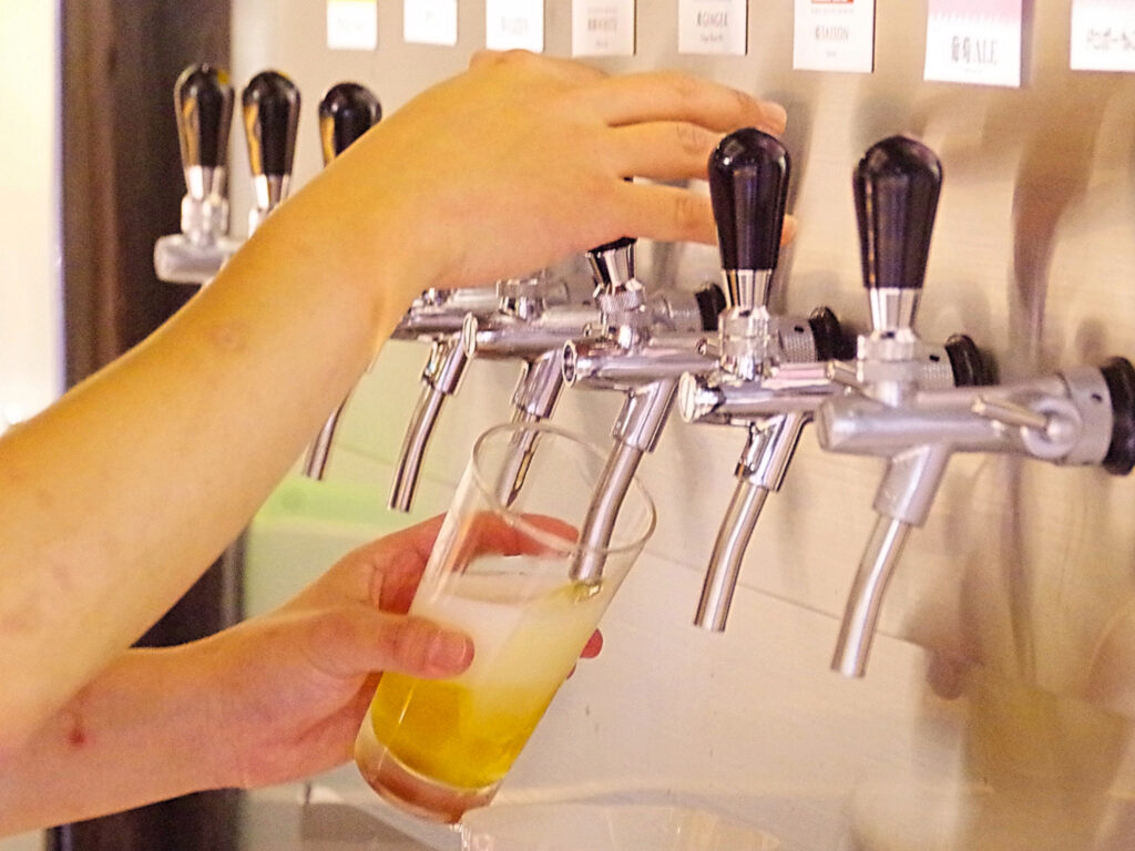 価格はMサイズが1杯700円〜、Ｌサイズは1杯900円〜。