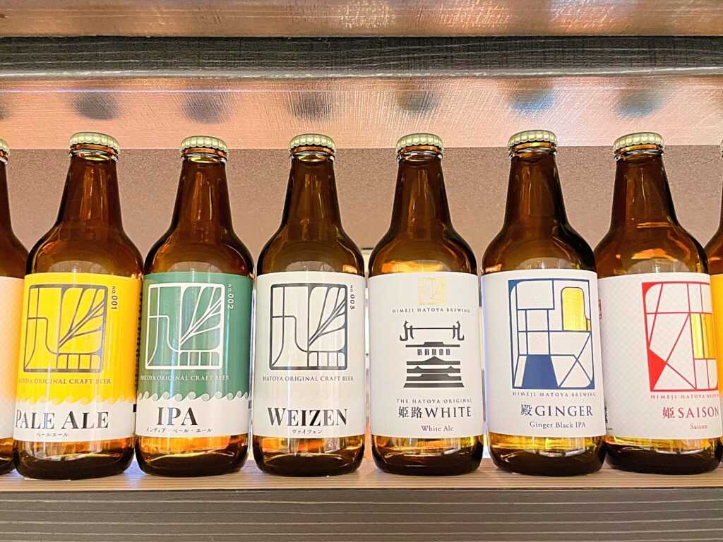 定番ビールのラインナップ。よく冷えた瓶ビールの販売もあります