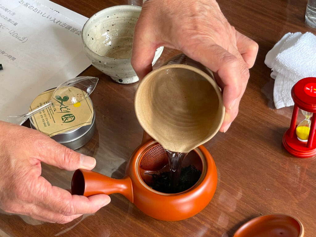 お茶を煎れる手順