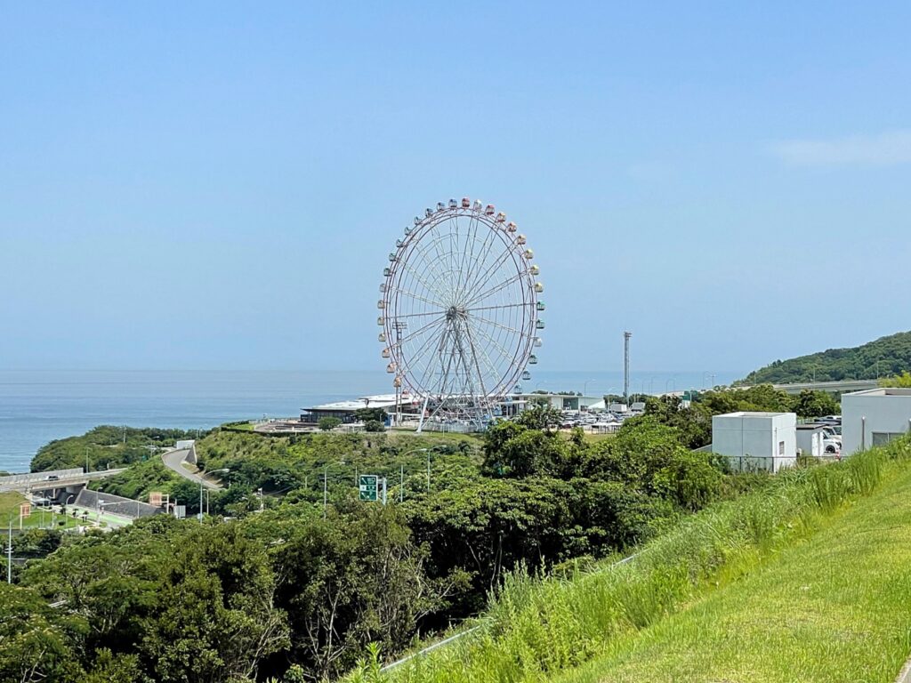 淡路SA上りから見た大観覧車