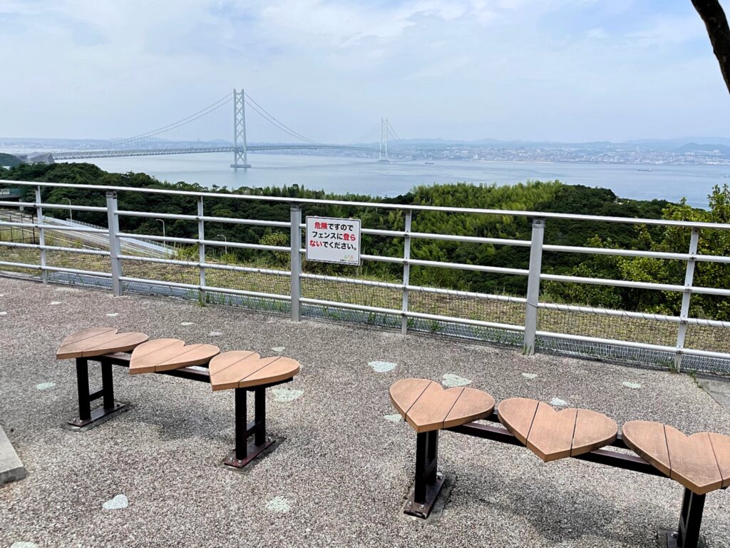 ベンチ