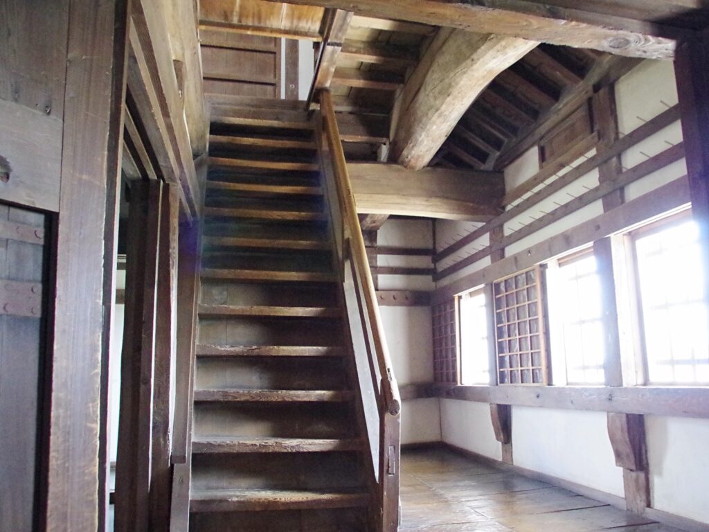 大天守から「イの渡櫓」に入り2階へ