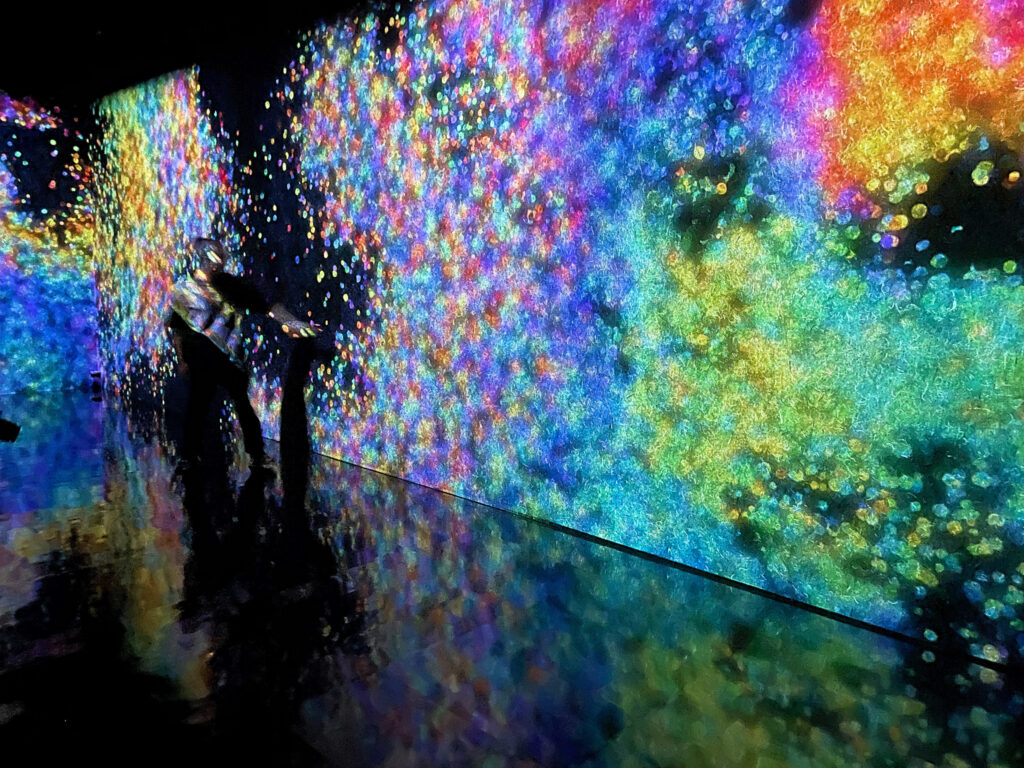 「Autonomous Abstraction, 宇宙から自分の存在まで連続する現象」