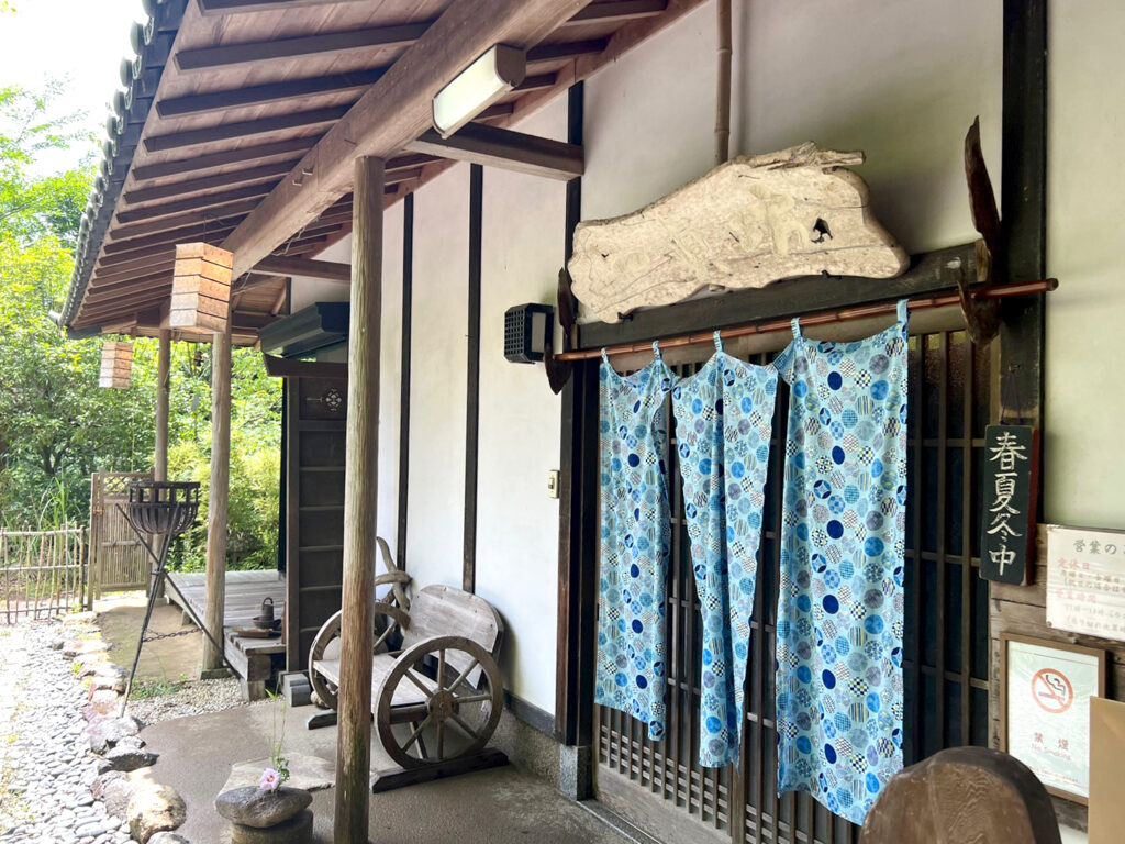 店の玄関
