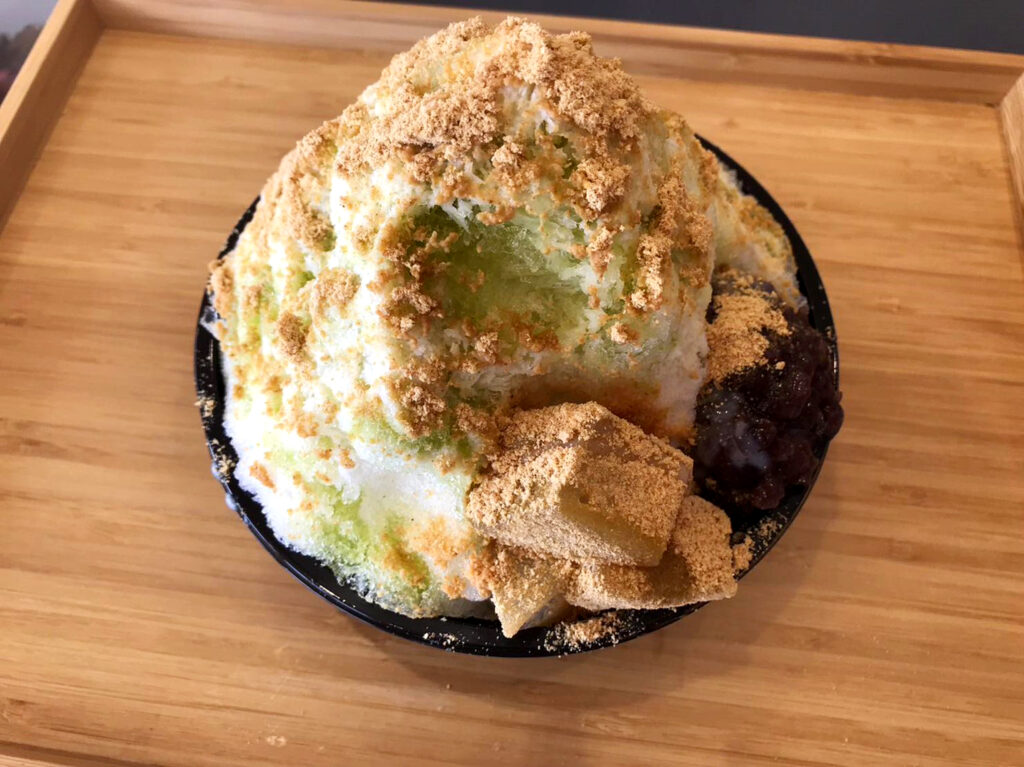 『かき氷』（大・350円、小200円、トッピングは別途）