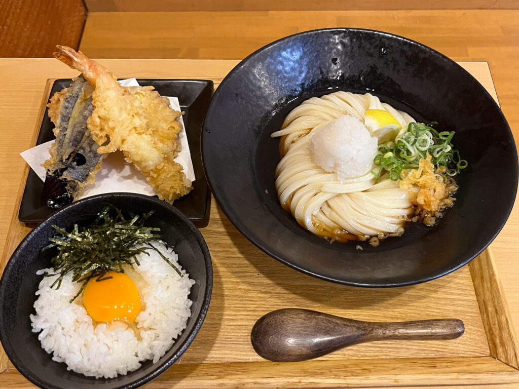『選べるうどんセット』（1030円）