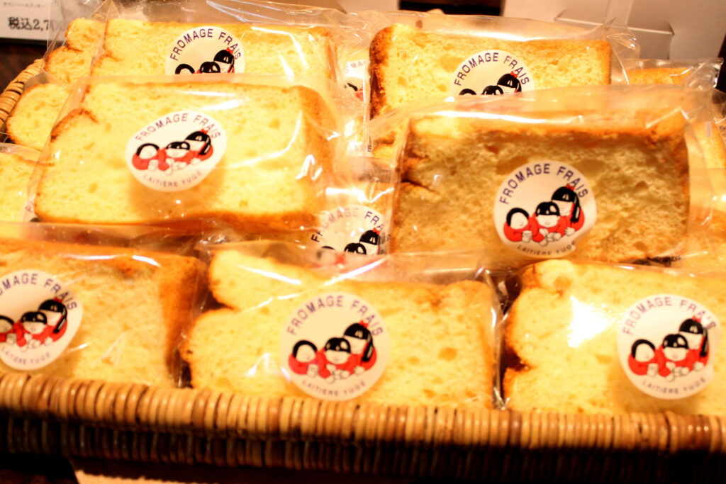 「フロマージュ・シフォンケーキ」（1カット378円）