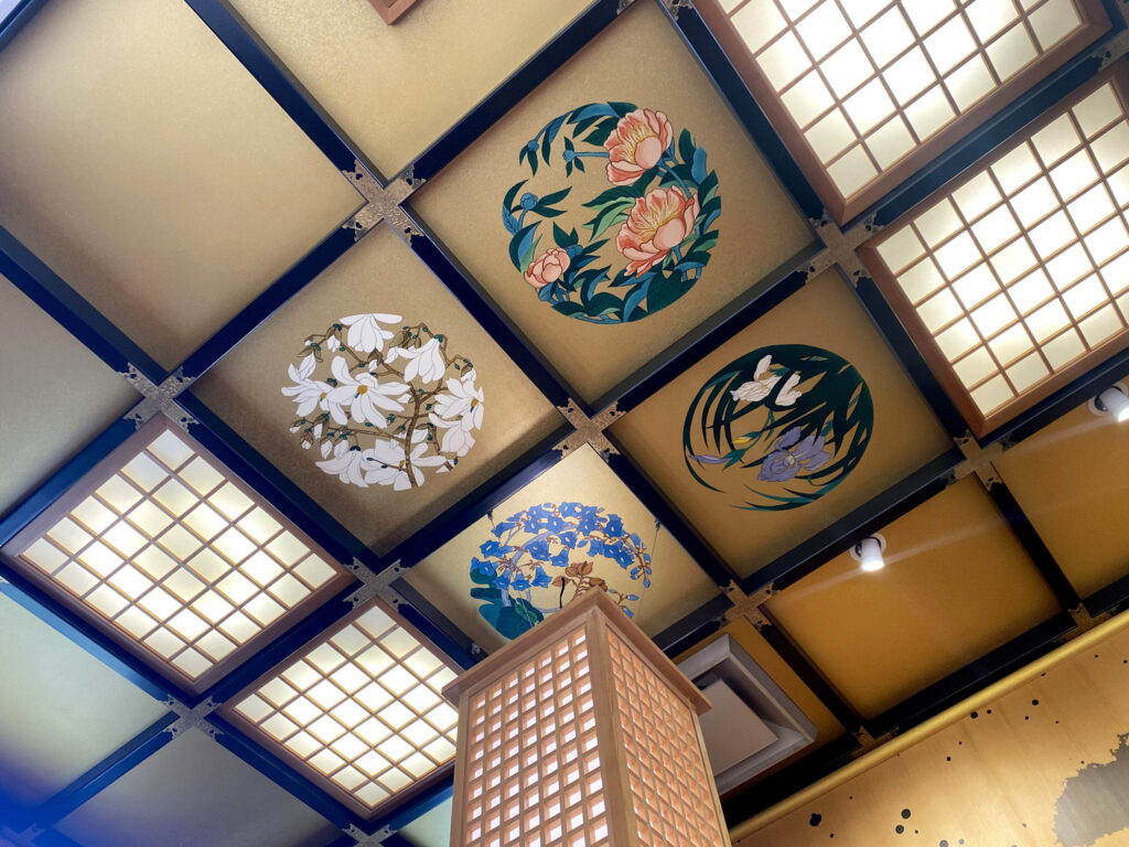 華やかな天井画
