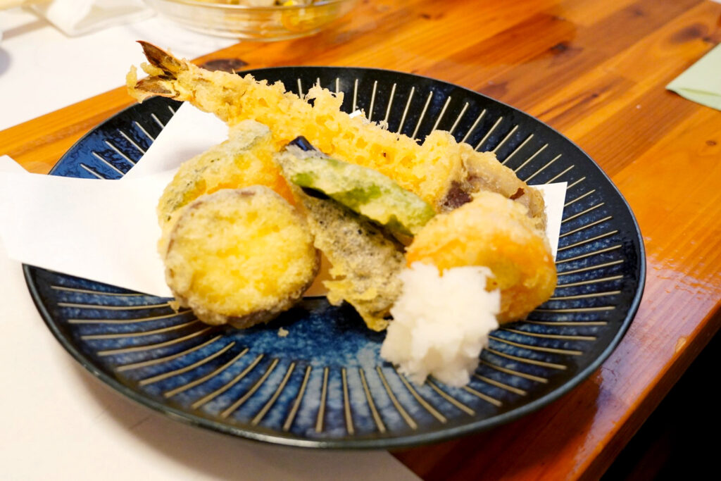 『大海老と旬野菜の天麩羅』（1,200円）