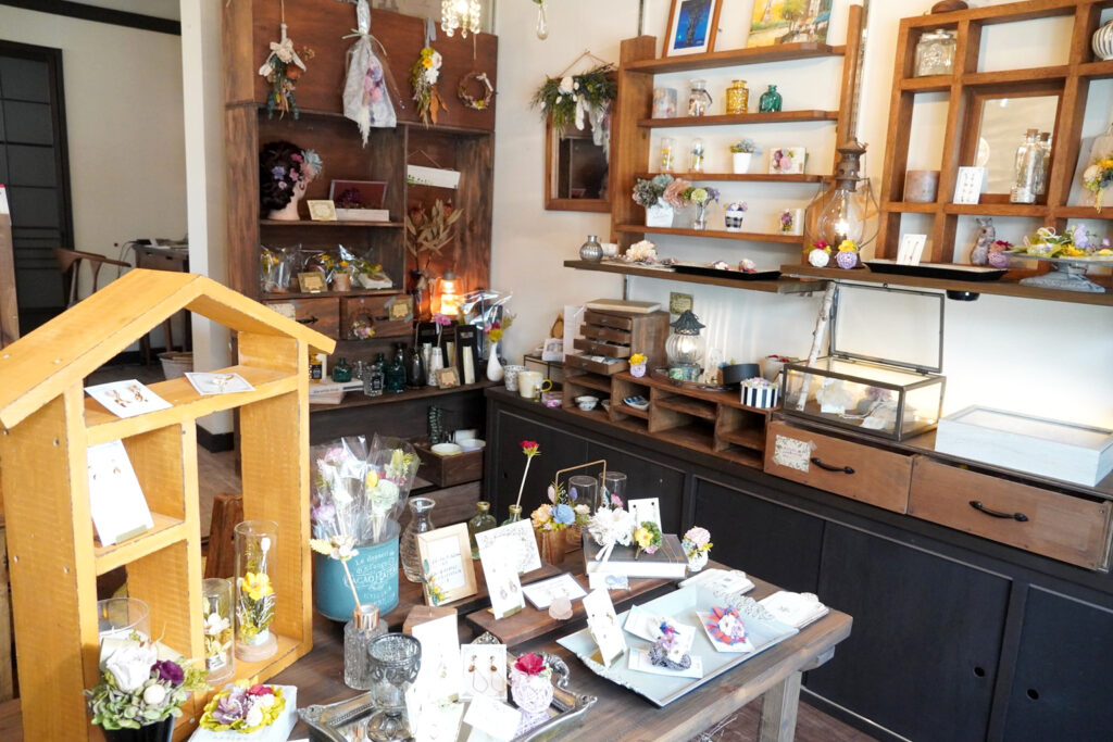 ステキなものがいっぱい並ぶ店内