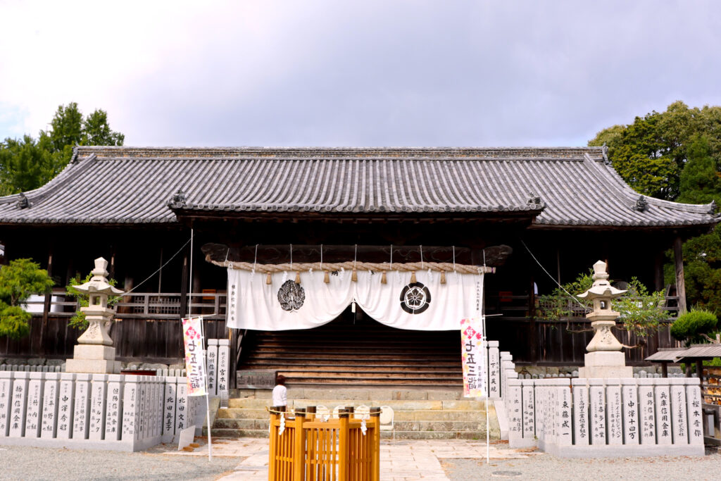 1626年に再建された拝殿（国指定重要文化財）