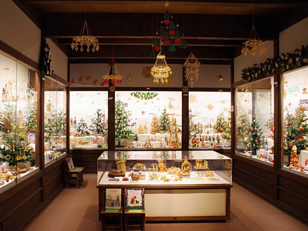 2023年11月11日（土）から開催中の特別展「世界のクリスマス　喜びの造形」の様子