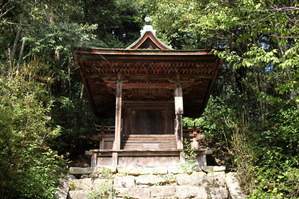 護法堂