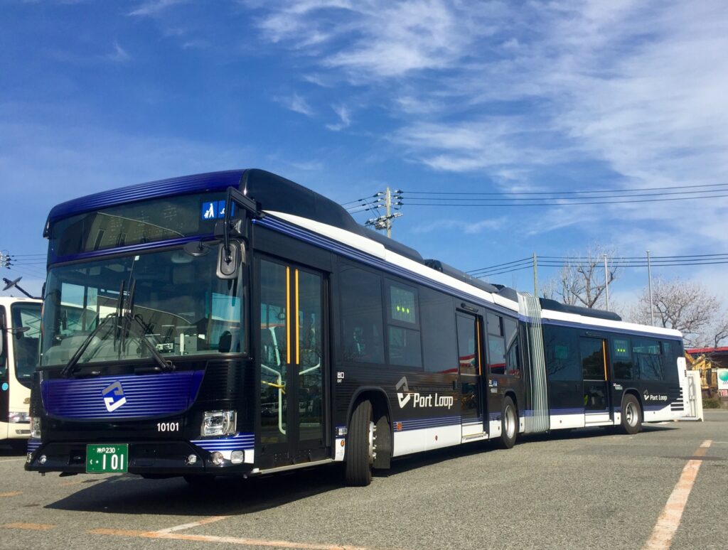 全長18メートルと長い車体が特徴的な「ポートループ」