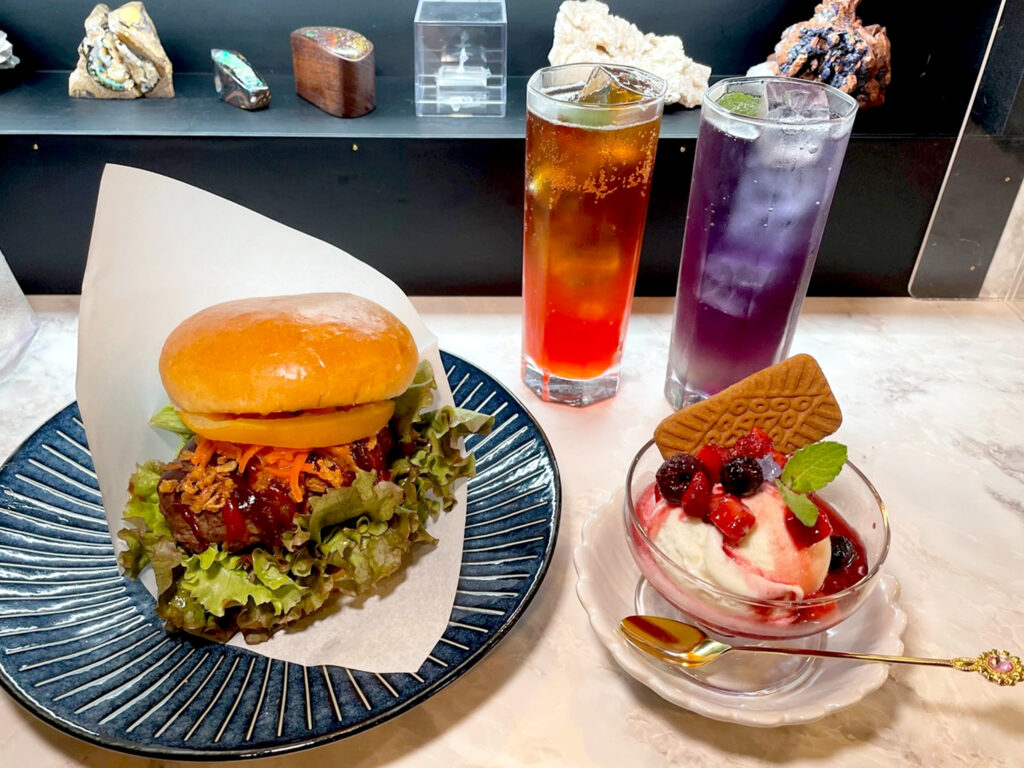 鉱物＆カフェ『Mineral　Muru（ミネラル　ムール）』