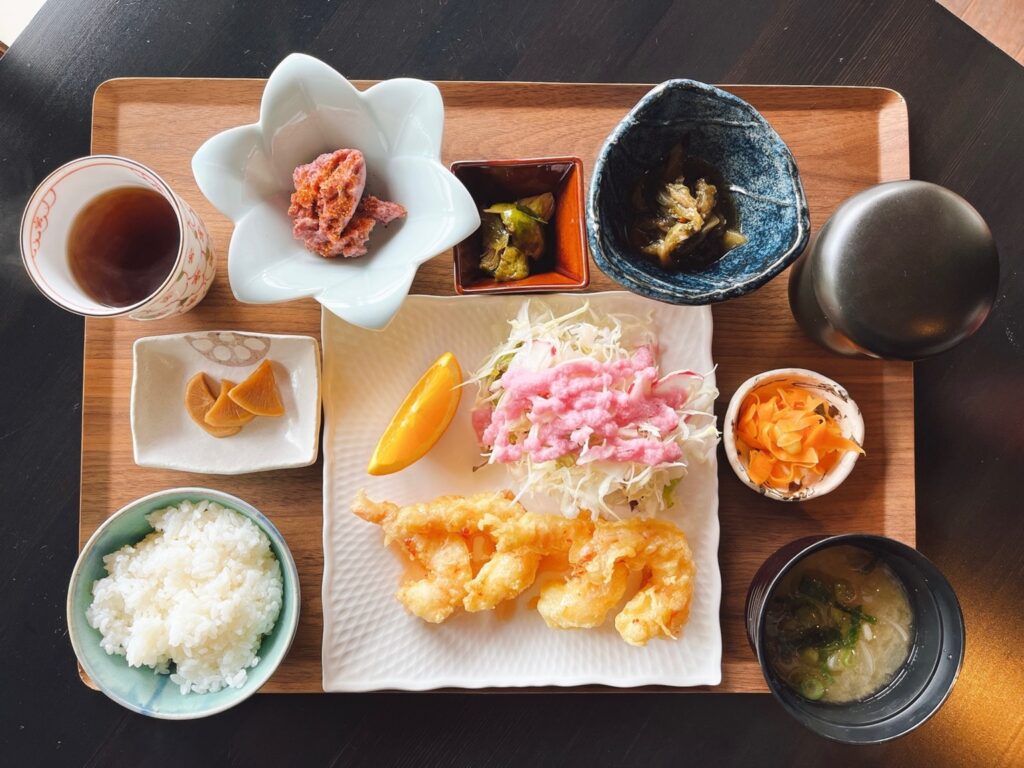 写真提供：『エビのフリット』（1,430円）