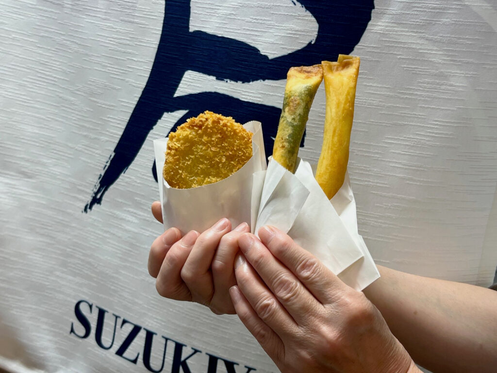 『ちりめんコロッケ』『ちりめんパリパリ棒（大葉／チーズ）』各200円