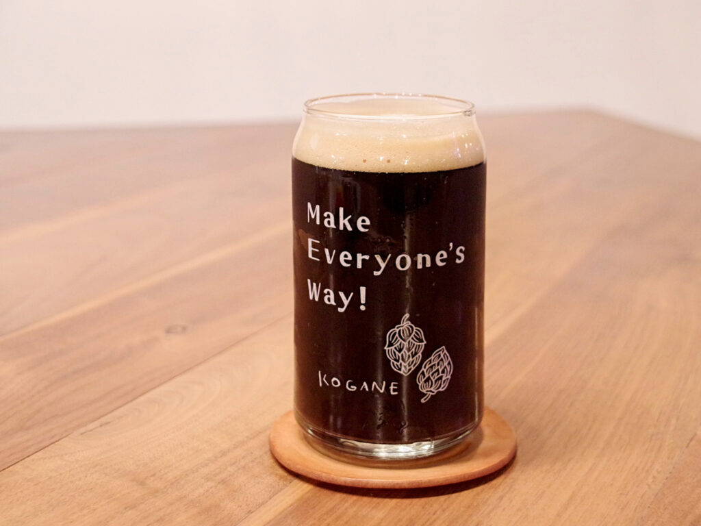 珈琲のようなオリジナル黒ビール『腹黒そうに見えて実は優しい』（（1Pint990円）。名前の通りの優しい味わい