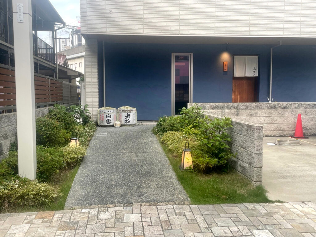 入り口のアプローチ