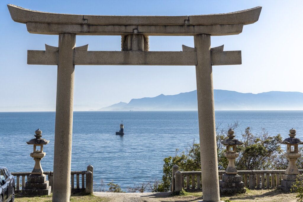 伊和都比売神社の海に向かう鳥居