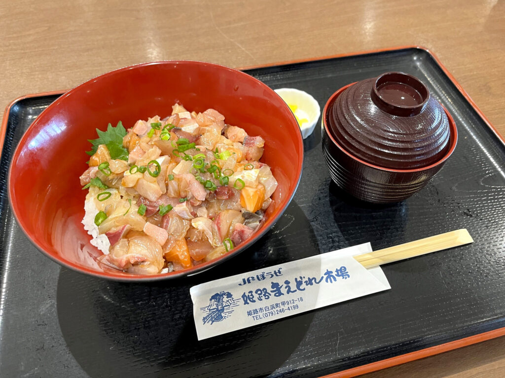『彩り海鮮漬丼』